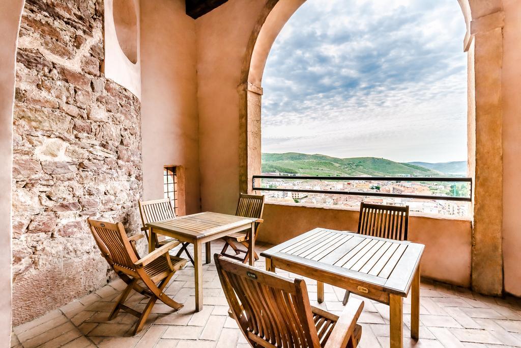 Hospederia Palacio Papa Luna Illueca Buitenkant foto