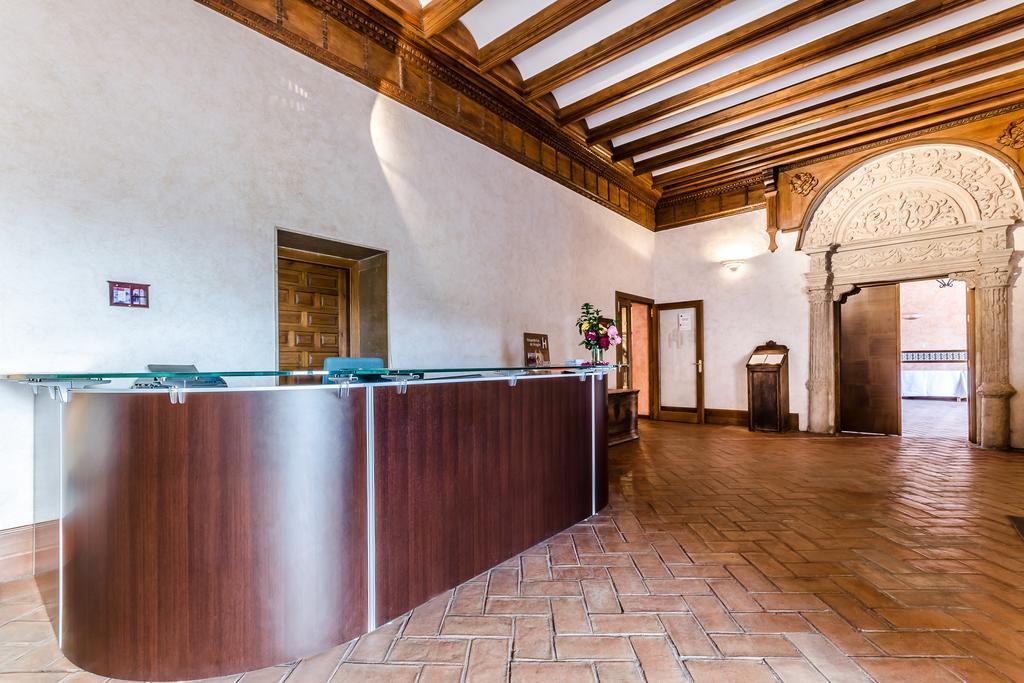 Hospederia Palacio Papa Luna Illueca Buitenkant foto