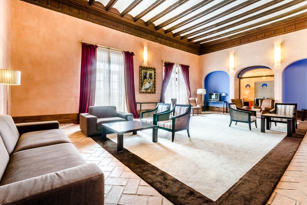Hospederia Palacio Papa Luna Illueca Buitenkant foto