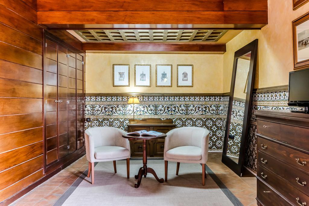 Hospederia Palacio Papa Luna Illueca Buitenkant foto