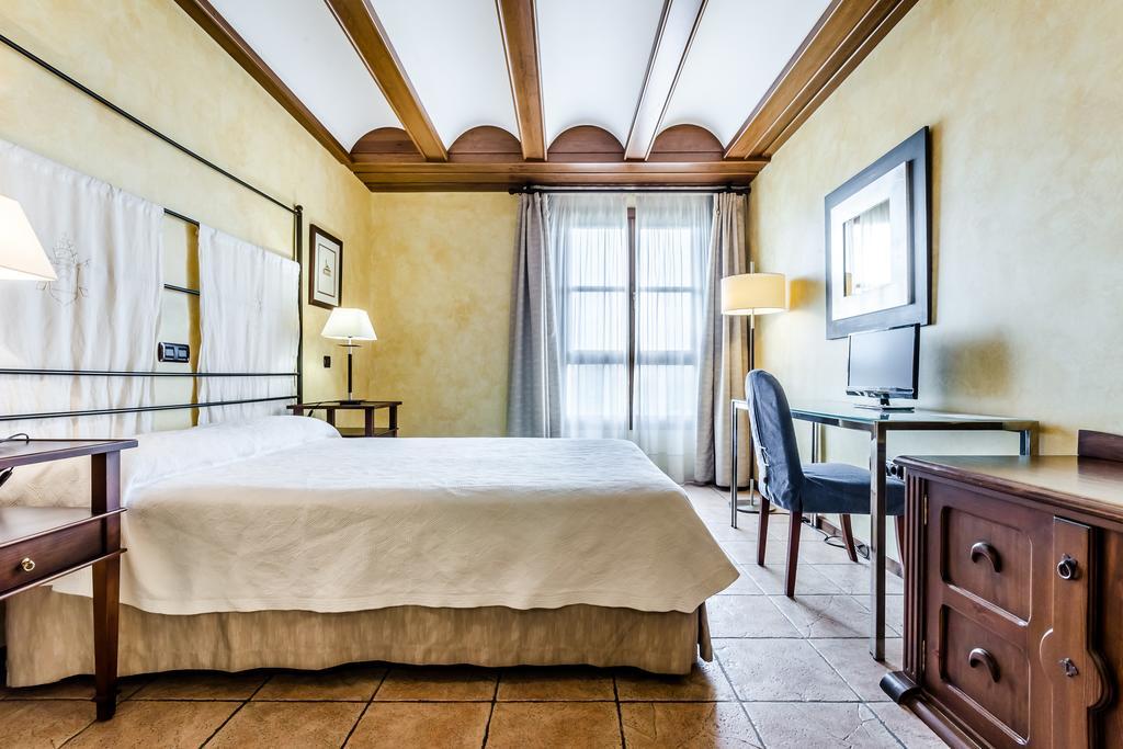 Hospederia Palacio Papa Luna Illueca Buitenkant foto