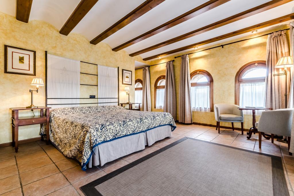 Hospederia Palacio Papa Luna Illueca Buitenkant foto